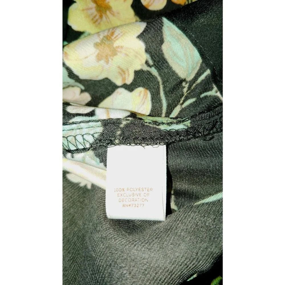 Lauren Conrad Medium Long Sleeved Button Up Black Floral Blouse - Picture 5 of 9